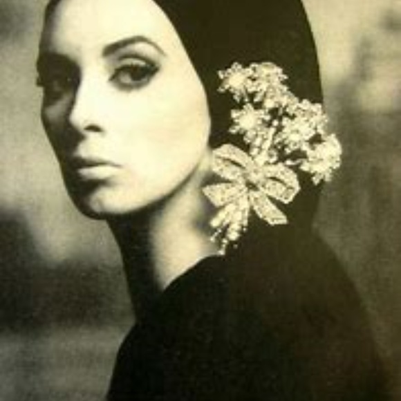 Helena's *Mostly* Vintage Designer Jewelry Closet - Picture 4 of 8